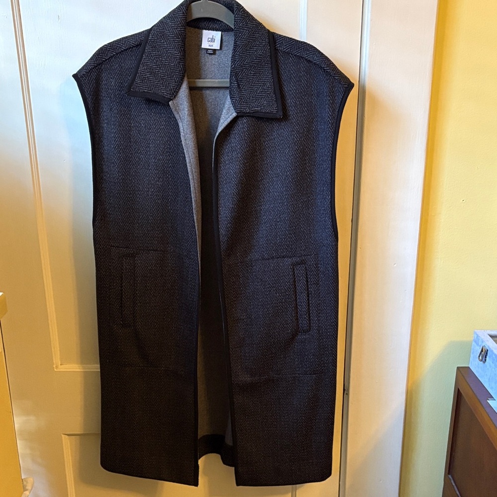 Cabi Charcoal herringbone Sleeveless Vest